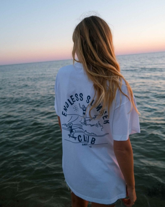 Endless Summer Club T-Shirt Ocean Blue_abbildung_model_bildnr3