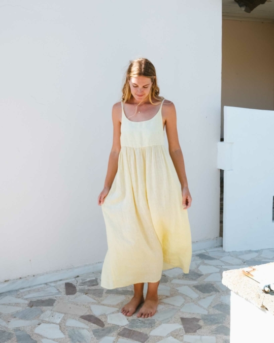 Langes gelbes Kleid aus Leinen_abbildung_model_bildnr0