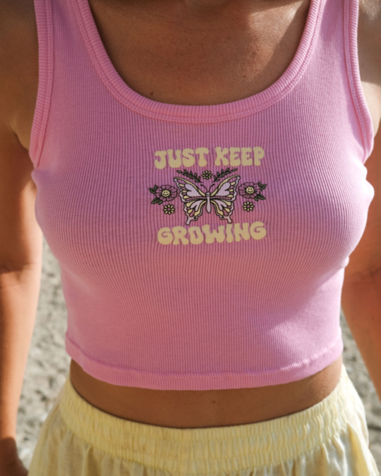 Keep Growing Crop Tank Top Pink_abbildung_model_bildnr1