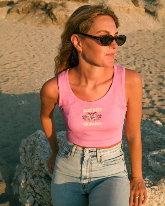 Keep Growing Crop Tank Top Pink_abbildung_model_bildnr3