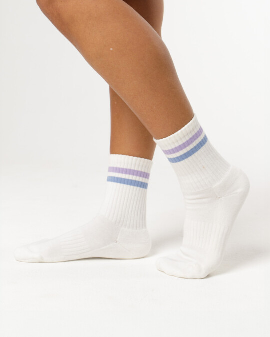 Socken in Off White mit Streifen Lila/Blau_abbildung_model_bildnr0