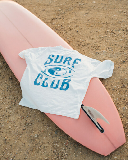 SurfClub T-Shirt Off-White_abbildung_model_bildnr2